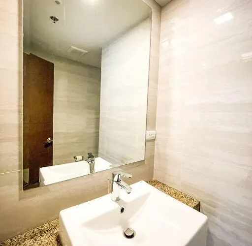 Luxurious 3br In Bay Across Okada Ii 12pax Apartamento Manila